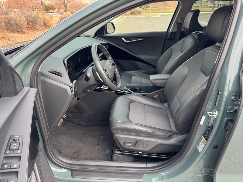 Kia Niro EX Touring FWD 2023