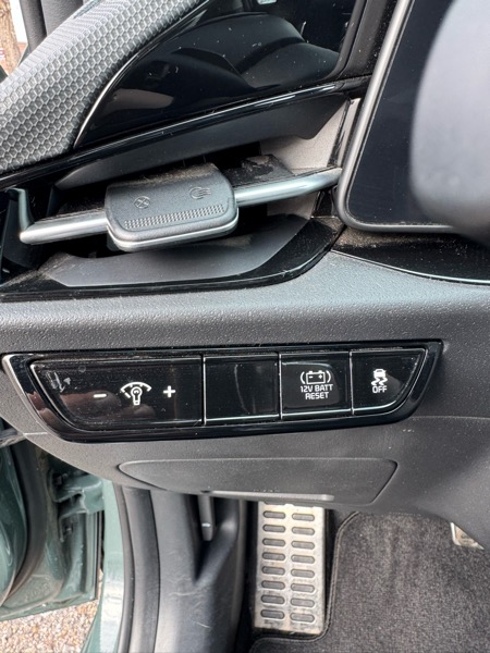 Kia Niro EX Touring FWD 2023