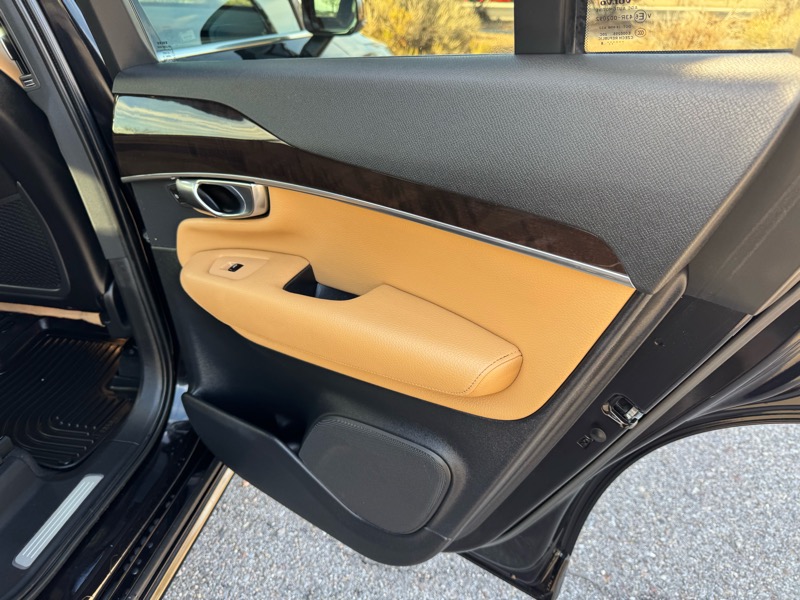 Volvo XC90 T6 AWD 7-Passenger Momentum 2018