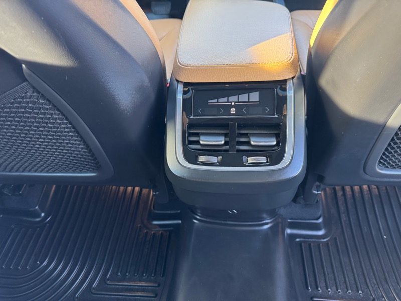 Volvo XC90 T6 AWD 7-Passenger Momentum 2018