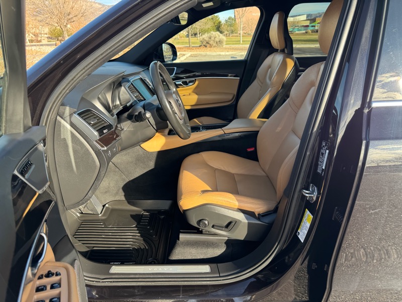 Volvo XC90 T6 AWD 7-Passenger Momentum 2018