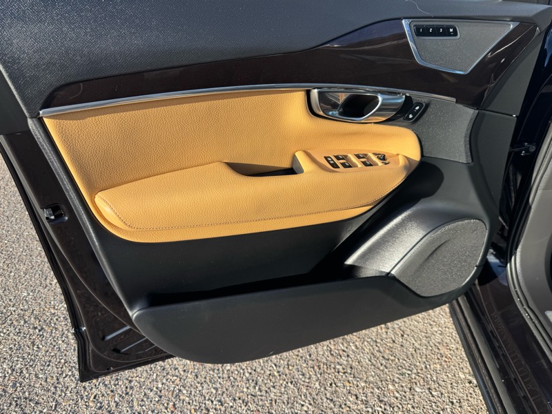 Volvo XC90 T6 AWD 7-Passenger Momentum 2018