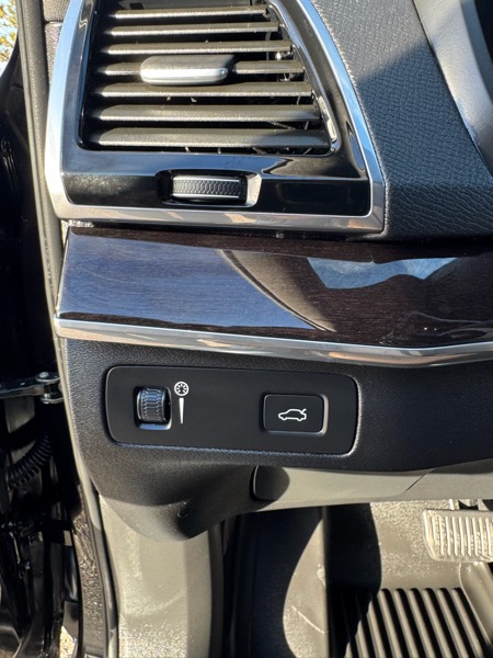 Volvo XC90 T6 AWD 7-Passenger Momentum 2018