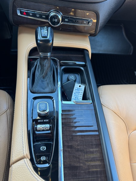 Volvo XC90 T6 AWD 7-Passenger Momentum 2018