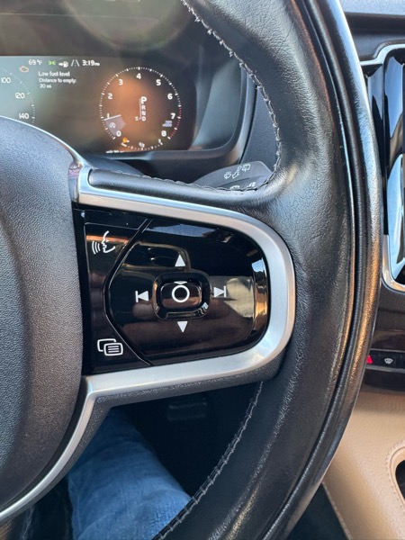 Volvo XC90 T6 AWD 7-Passenger Momentum 2018