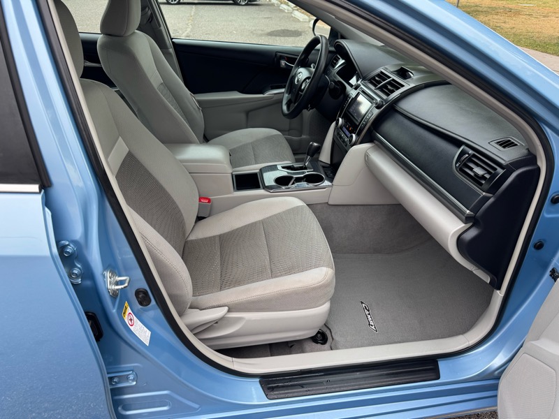 Toyota Camry Hybrid 4dr Sdn XLE (Natl) 2013