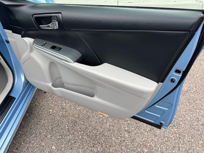 Toyota Camry Hybrid 4dr Sdn XLE (Natl) 2013