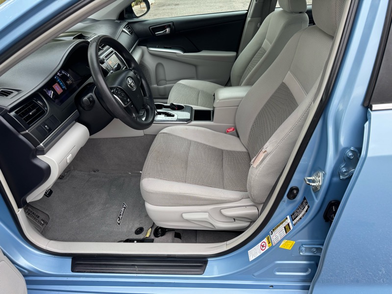 Toyota Camry Hybrid 4dr Sdn XLE (Natl) 2013