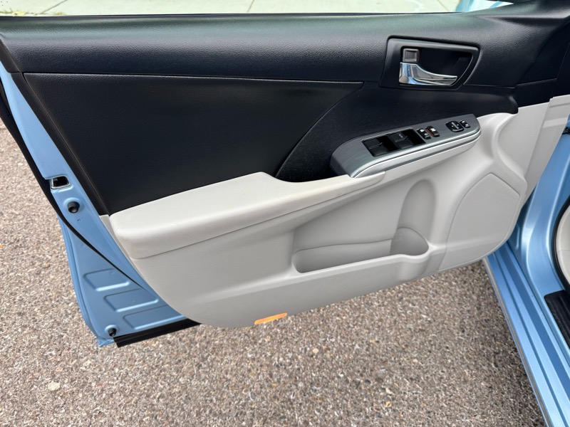 Toyota Camry Hybrid 4dr Sdn XLE (Natl) 2013