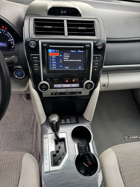 Toyota Camry Hybrid 4dr Sdn XLE (Natl) 2013