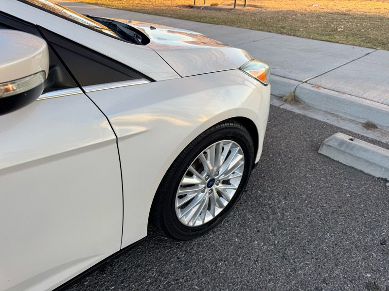 Ford Focus Titanium Sedan 2017