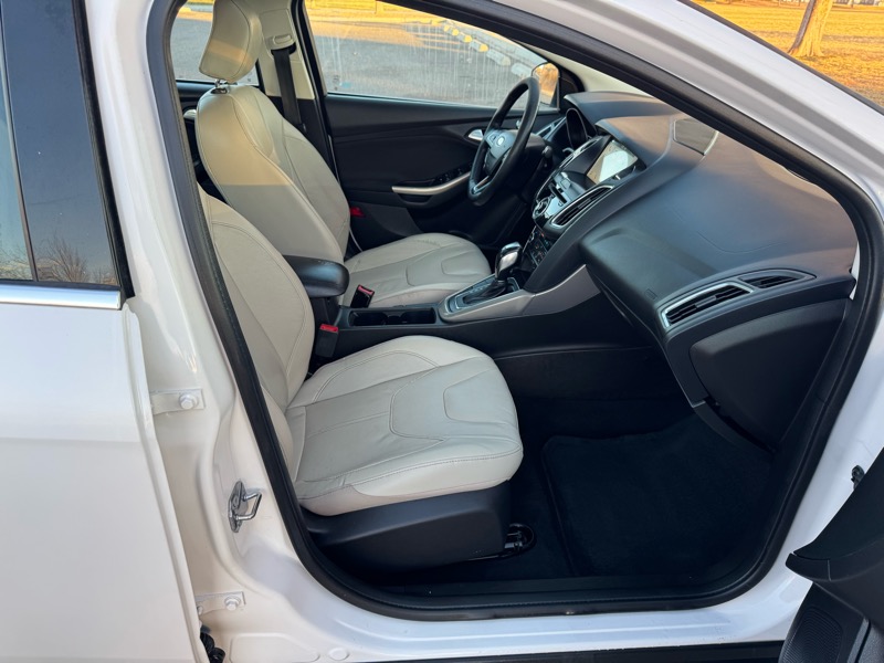 Ford Focus Titanium Sedan 2017