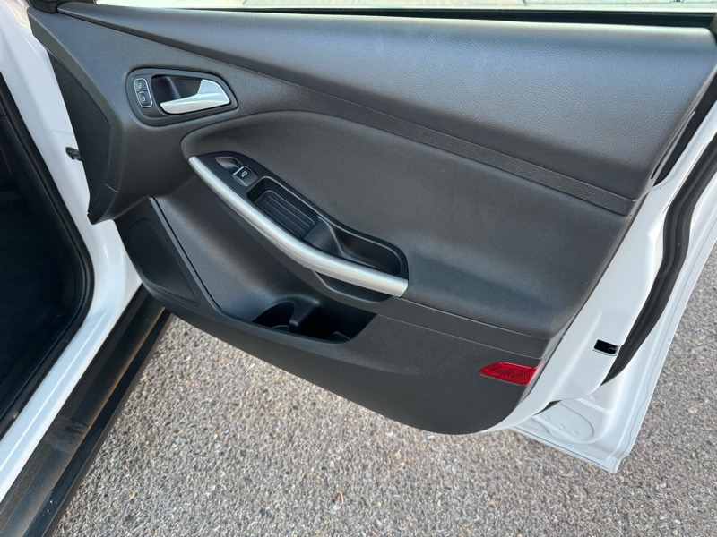 Ford Focus Titanium Sedan 2017