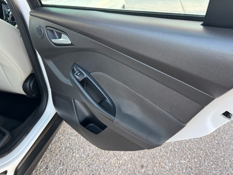 Ford Focus Titanium Sedan 2017