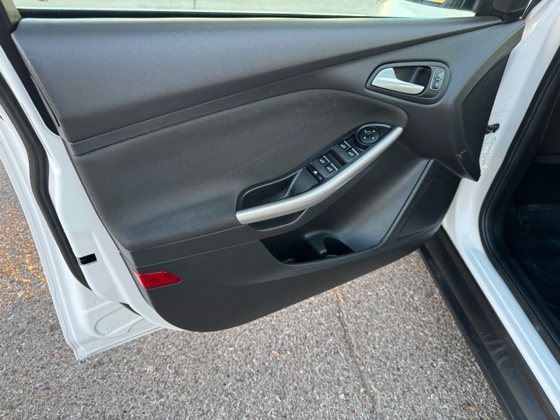 Ford Focus Titanium Sedan 2017