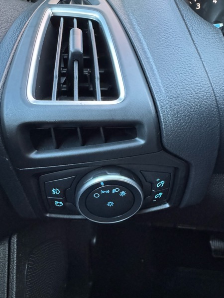 Ford Focus Titanium Sedan 2017