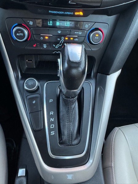 Ford Focus Titanium Sedan 2017