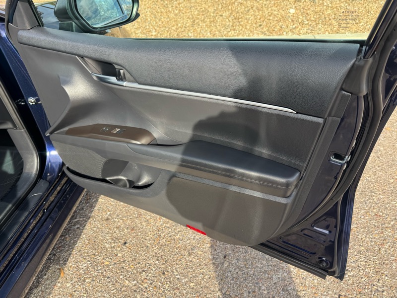 Toyota Camry LE Auto (Natl) 2022