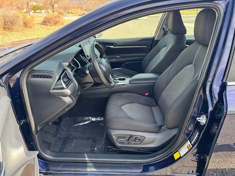 Toyota Camry LE Auto (Natl) 2022