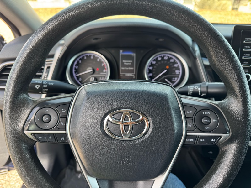 Toyota Camry LE Auto (Natl) 2022