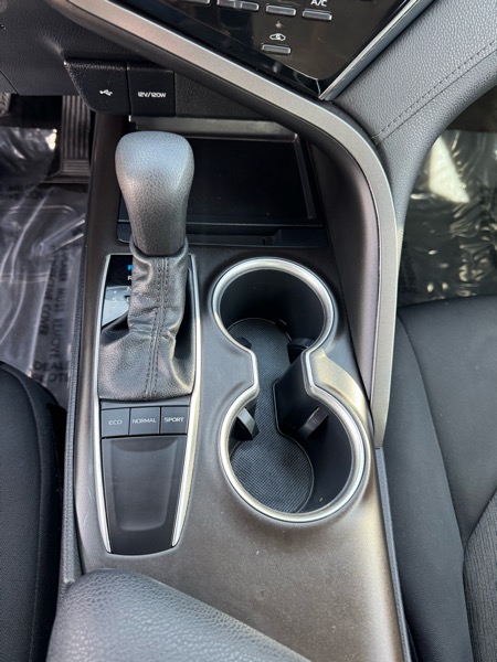 Toyota Camry LE Auto (Natl) 2022