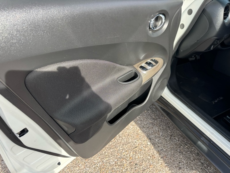 Nissan Juke 5dr Wgn CVT SV AWD 2014