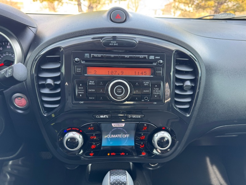 Nissan Juke 5dr Wgn CVT SV AWD 2014