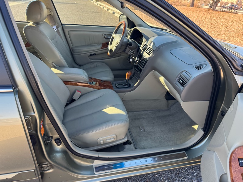 Infiniti I35 4dr Sdn Luxury 2002