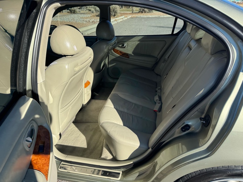 Infiniti I35 4dr Sdn Luxury 2002