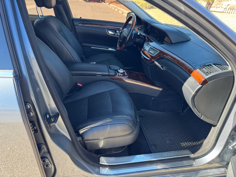 Mercedes-Benz S-Class 4dr Sdn S 550 4MATIC 2011