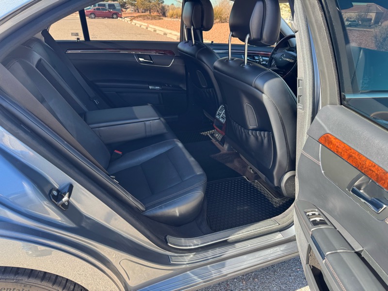 Mercedes-Benz S-Class 4dr Sdn S 550 4MATIC 2011