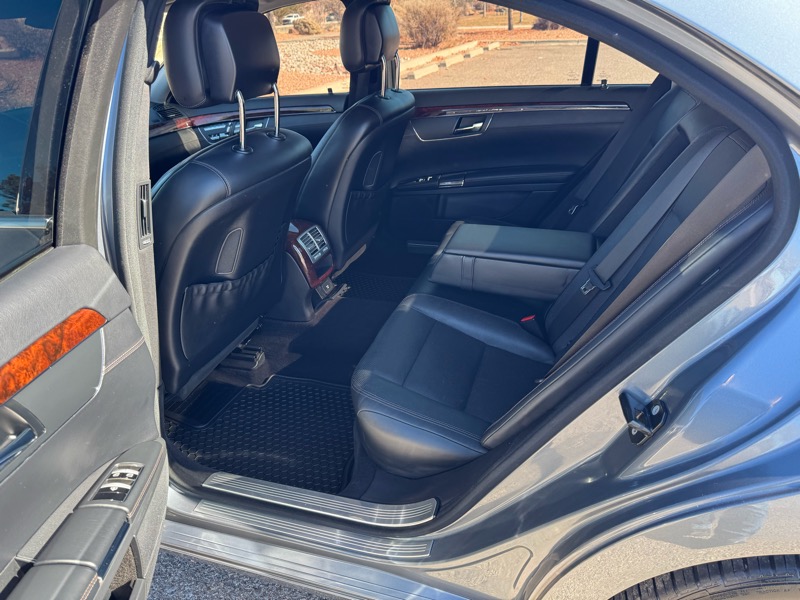 Mercedes-Benz S-Class 4dr Sdn S 550 4MATIC 2011