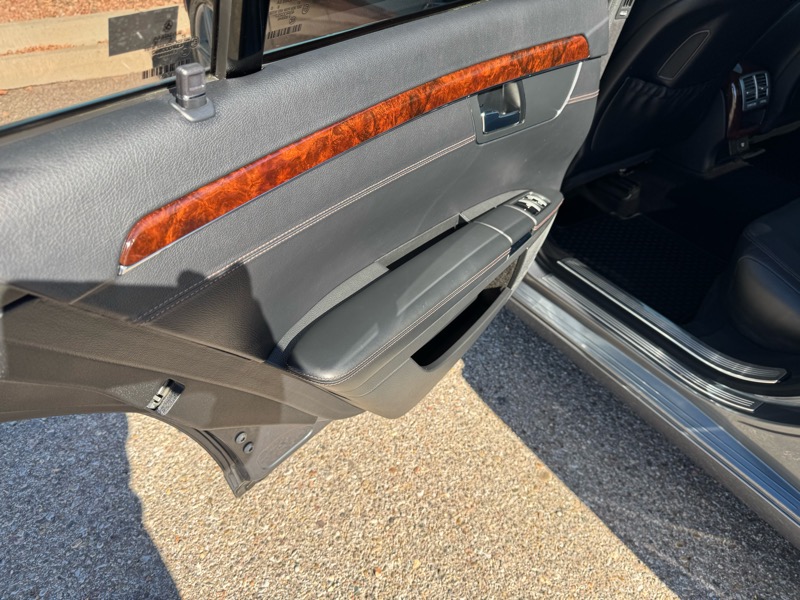 Mercedes-Benz S-Class 4dr Sdn S 550 4MATIC 2011