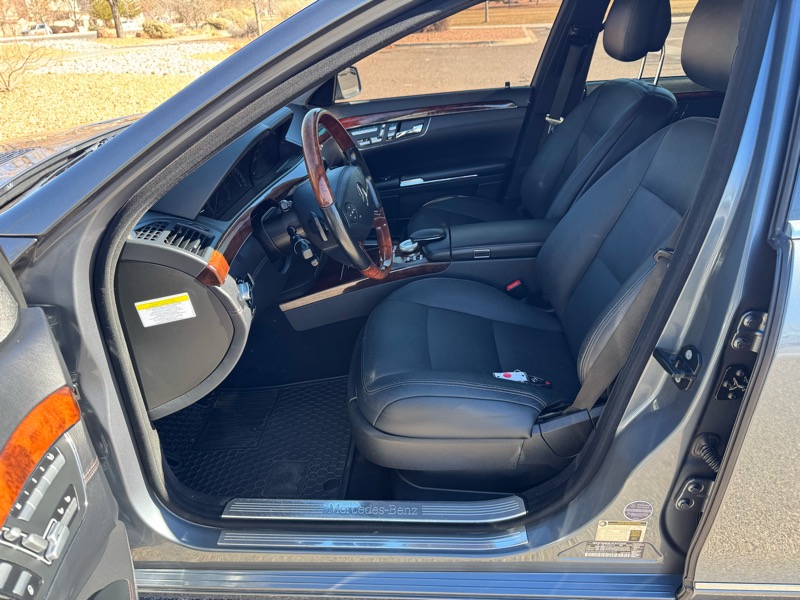 Mercedes-Benz S-Class 4dr Sdn S 550 4MATIC 2011