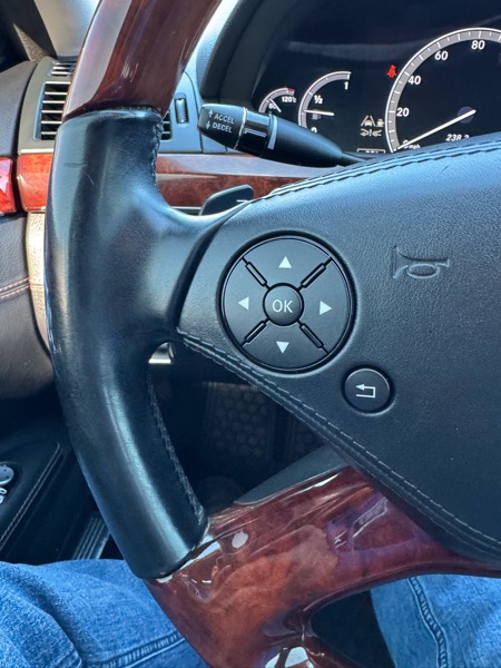 Mercedes-Benz S-Class 4dr Sdn S 550 4MATIC 2011