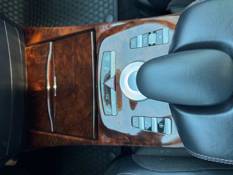 Mercedes-Benz S-Class 4dr Sdn S 550 4MATIC 2011