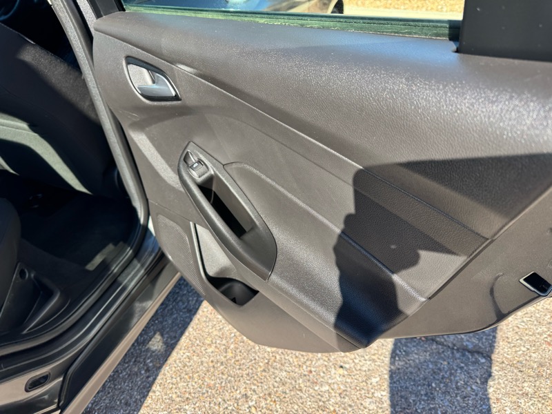 Ford Focus SE Sedan 2018