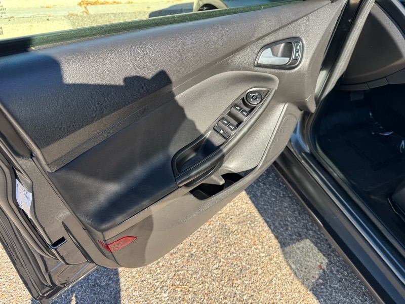 Ford Focus SE Sedan 2018