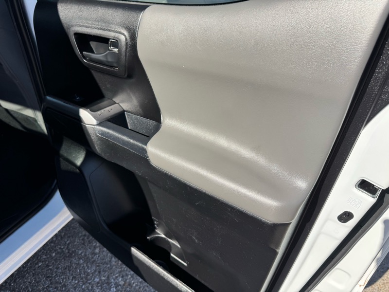 Toyota Tacoma 4WD SR5 Double Cab 5' Bed V6 AT (Natl) 2023