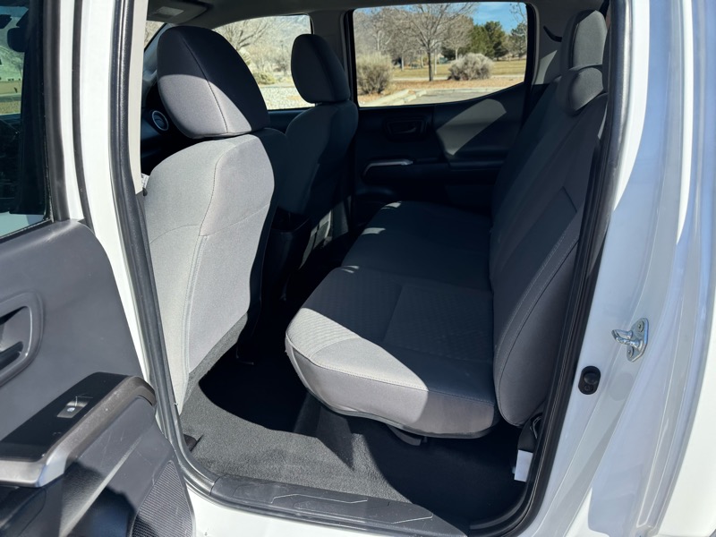 Toyota Tacoma 4WD SR5 Double Cab 5' Bed V6 AT (Natl) 2023