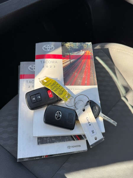 Toyota Tacoma 4WD SR5 Double Cab 5' Bed V6 AT (Natl) 2023