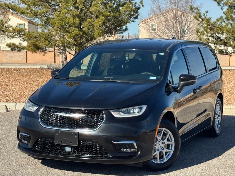 2023 Chrysler Pacifica Touring FWD