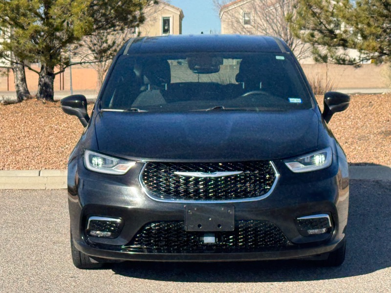 Chrysler Pacifica Touring FWD 2023
