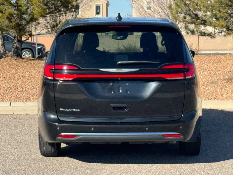 Chrysler Pacifica Touring FWD 2023