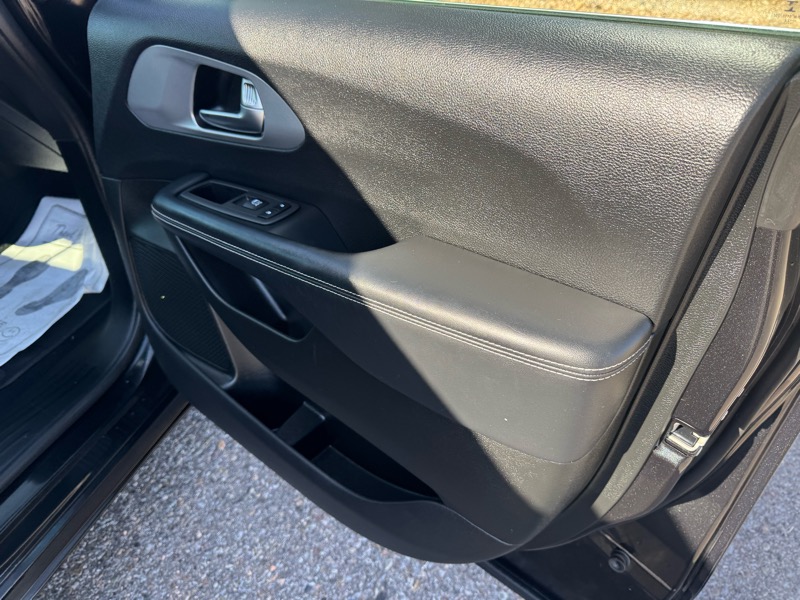 Chrysler Pacifica Touring FWD 2023