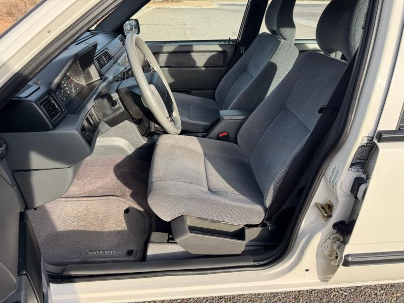 Volvo 900 4dr Sedan 1995