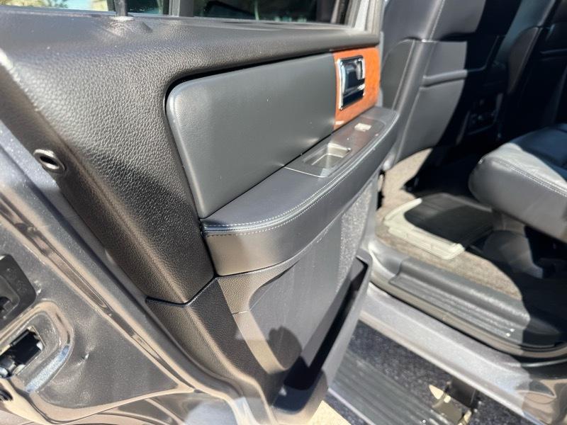 Lincoln Navigator 2WD 4dr 2015