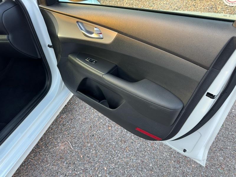 Kia Forte LXS IVT 2024