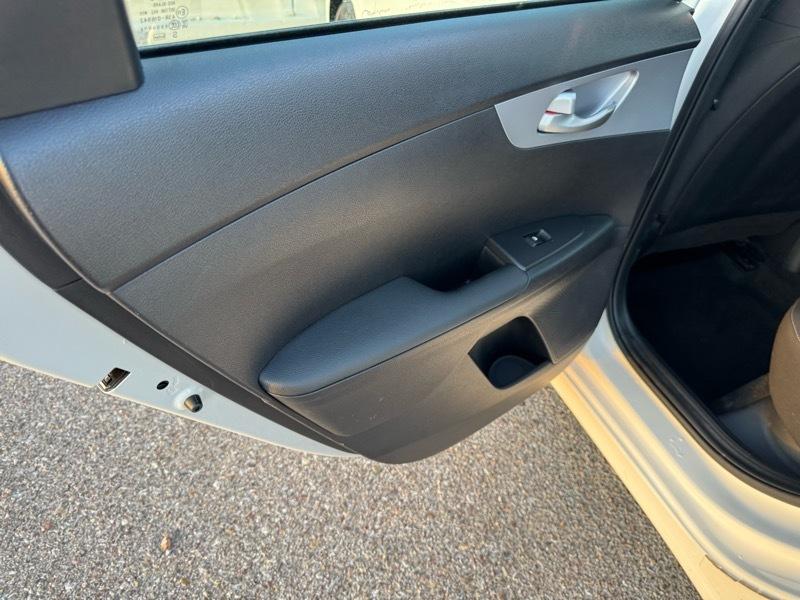 Kia Forte LXS IVT 2024