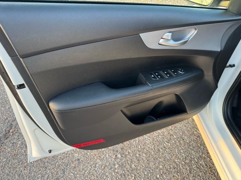 Kia Forte LXS IVT 2024